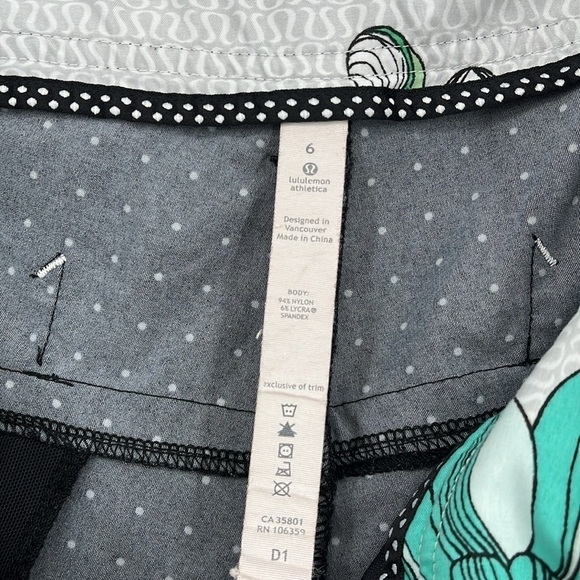 Lululemon RARE Spotted Adventure Bermuda Shorts Large Embroidered Logo Size 6 - Picture 8 of 12